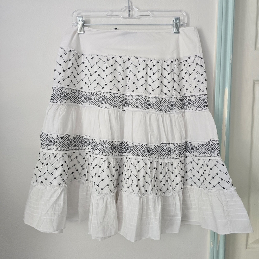 Apostrophe Elegant White and Black Patterned Skirt Size 10 r